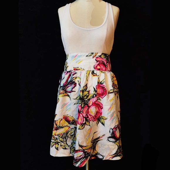 CAbi Dresses & Skirts - SALE 3 for $20 CAbi floral skirt size 8